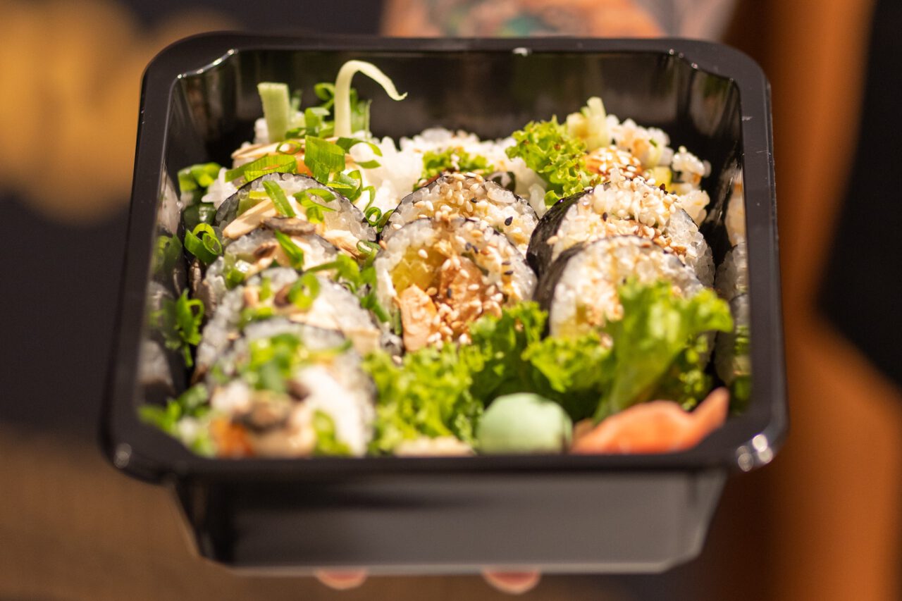 Catering w Sakana Sushi, który zestaw sushi wybrać na początek?