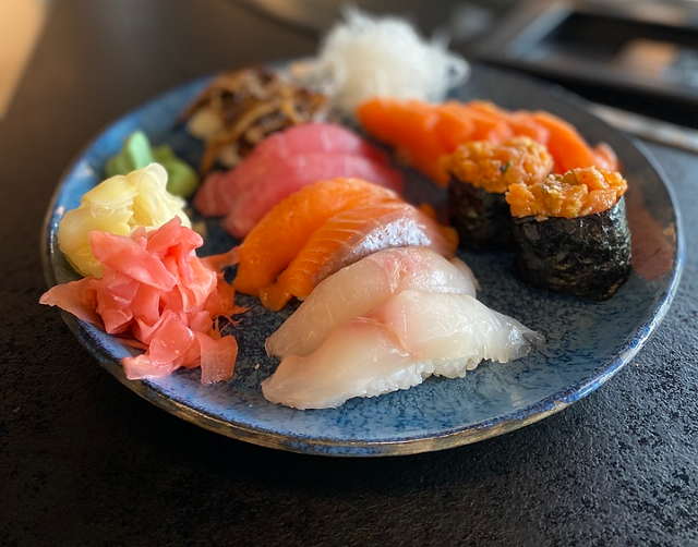 Biały i czerwony imbir do sushi, jaka jest różnica między nimi?