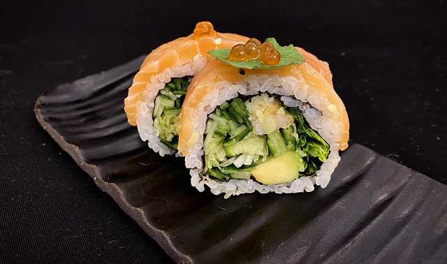Jak pozyskiwane są składniki na sushi przygotowywane w restauracjach? Co bierze się pod uwagę?