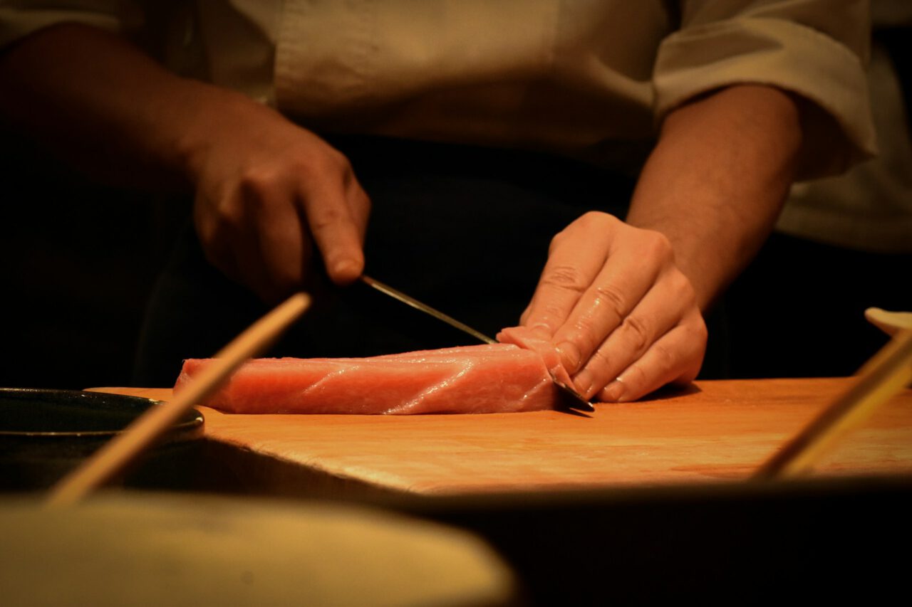 Jaki nóż do sushi będzie odpowiedni? Czy trzeba kupić specjalny japoński nóż?