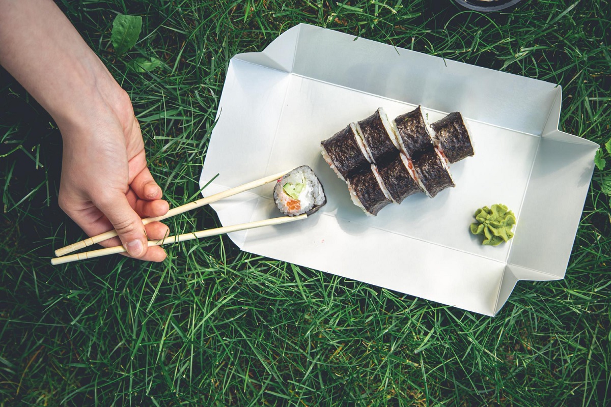 Sushi na piknik — idealna opcja na lato!
