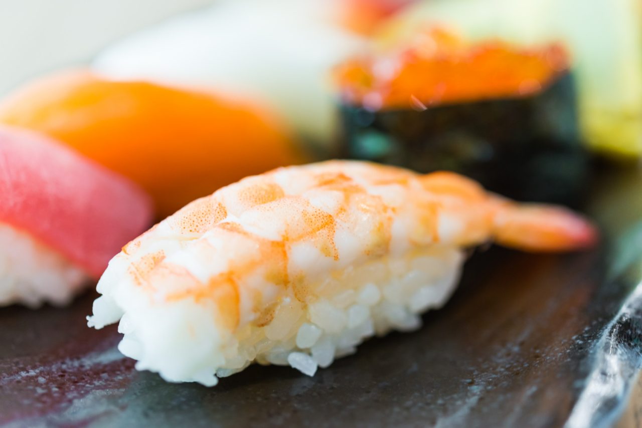 Nigiri sushi – czym jest i jakie rodzaje można znaleźć w menu?