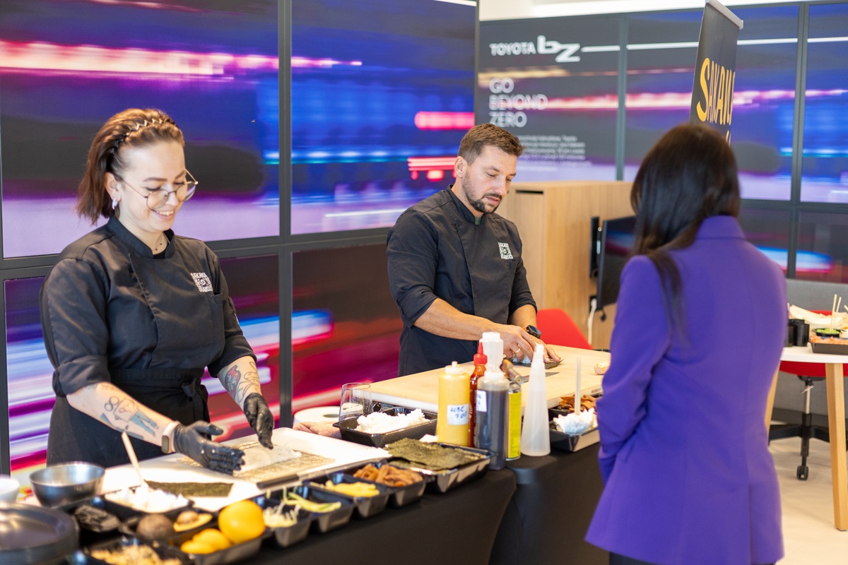 Na czym polega serwis sushi i czym różni się od cateringu?