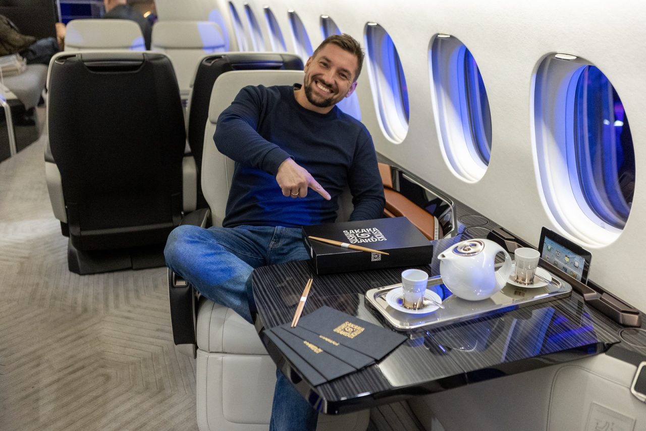 Dlaczego serwis sushi sprawdza się przy prezentacji produktów premium?