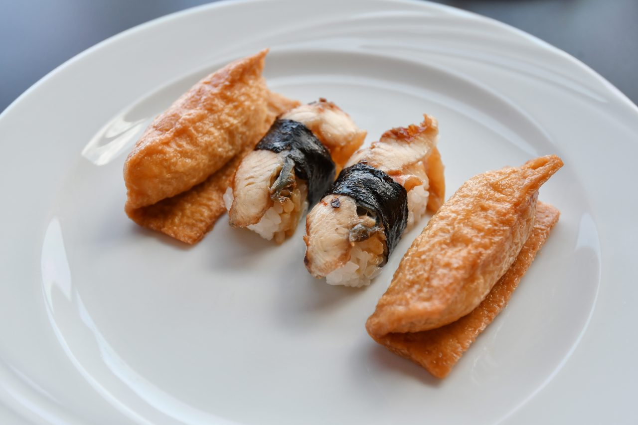 Jakie dania w restauracji sushi są odpowiednie dla kobiet karmiących piersią?