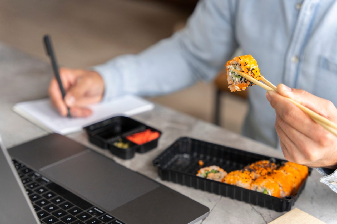 Czy warto zamówić sushi na lunch do pracy?